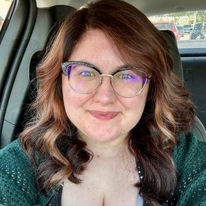 Meet your Posher, Alexis